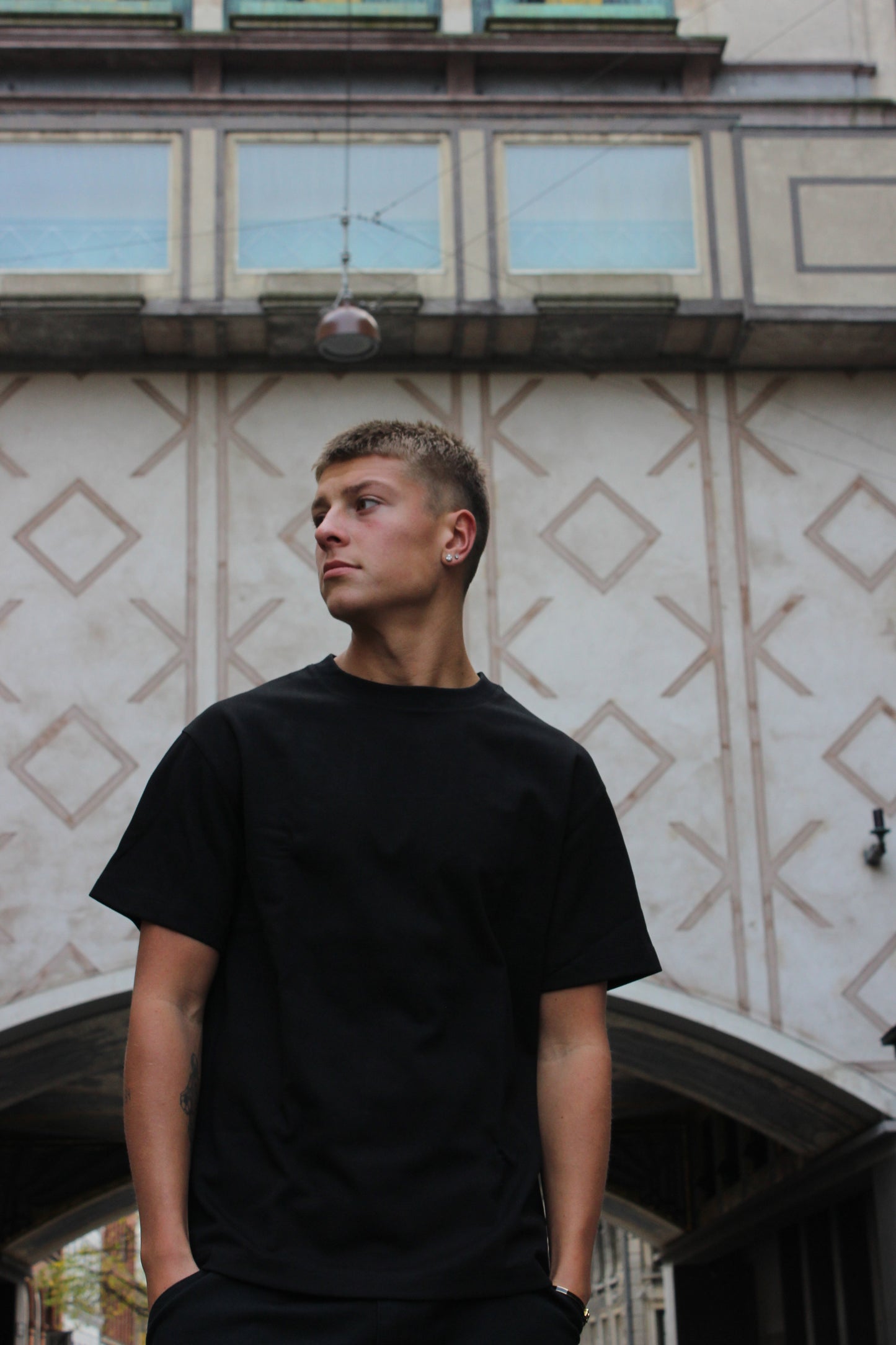 Heavyweight T-Shirt with Back Logo - Black
