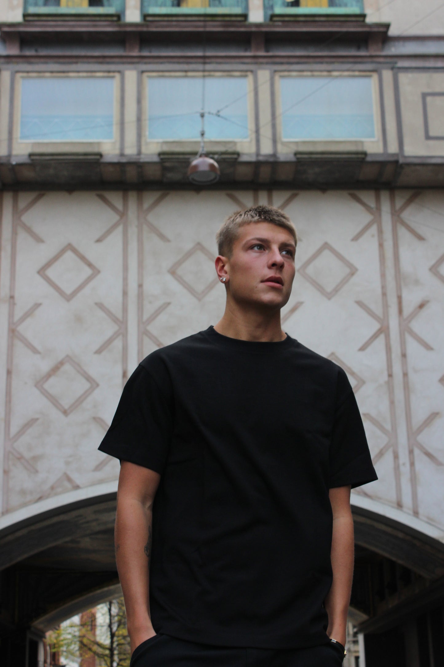 Heavyweight T-Shirt with Back Logo - Black