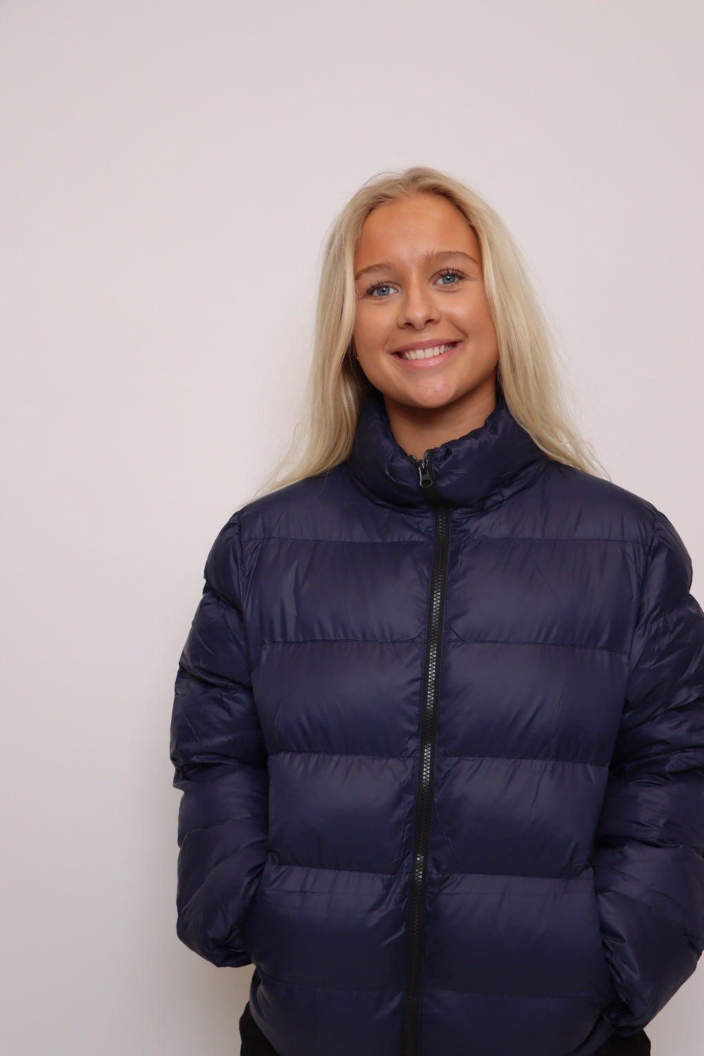 Glossy Efterårs Jakke med Aftagelig Hætte - Sort Hjerte