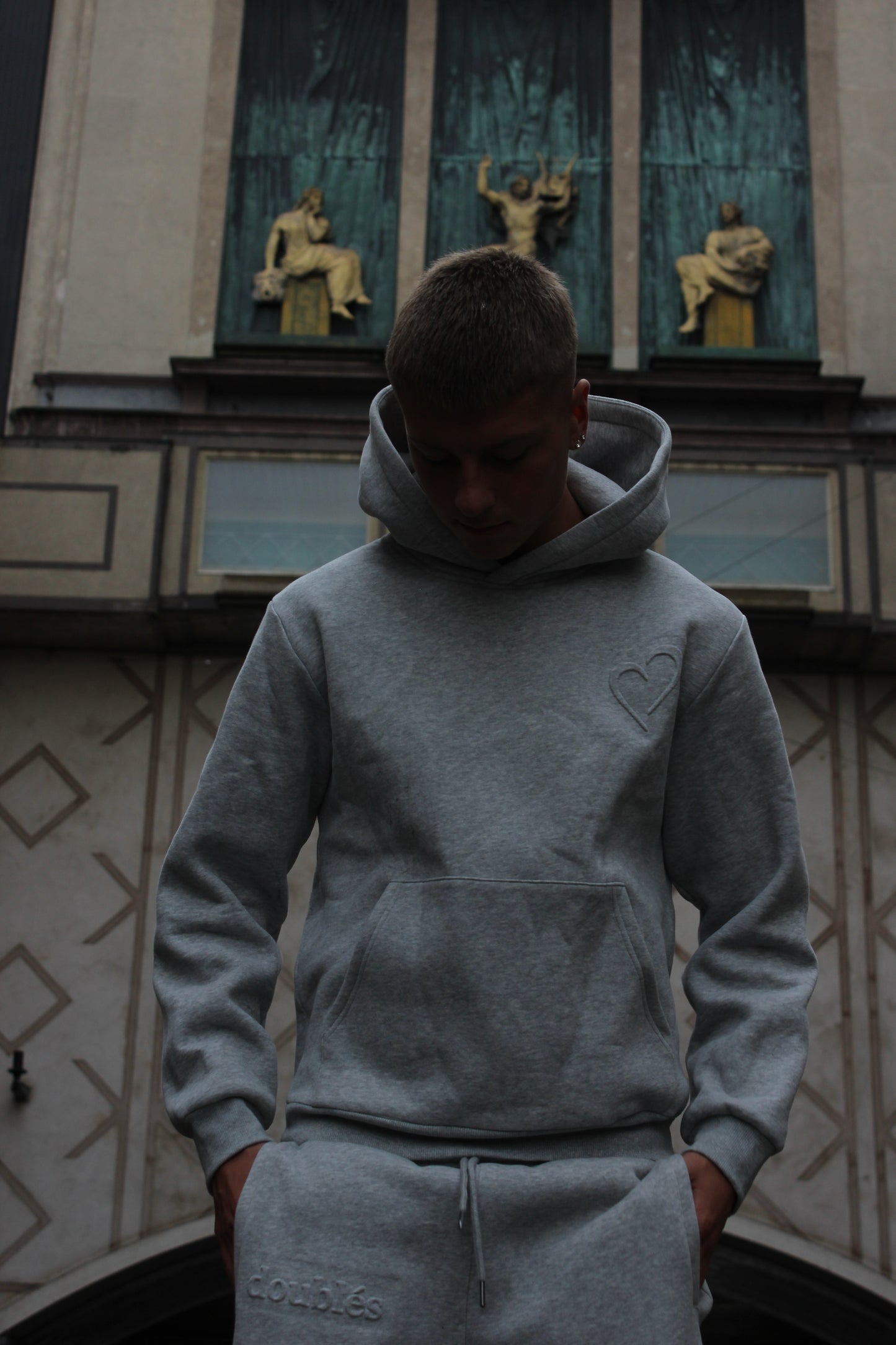 Embossed Hoodie Lysegrå