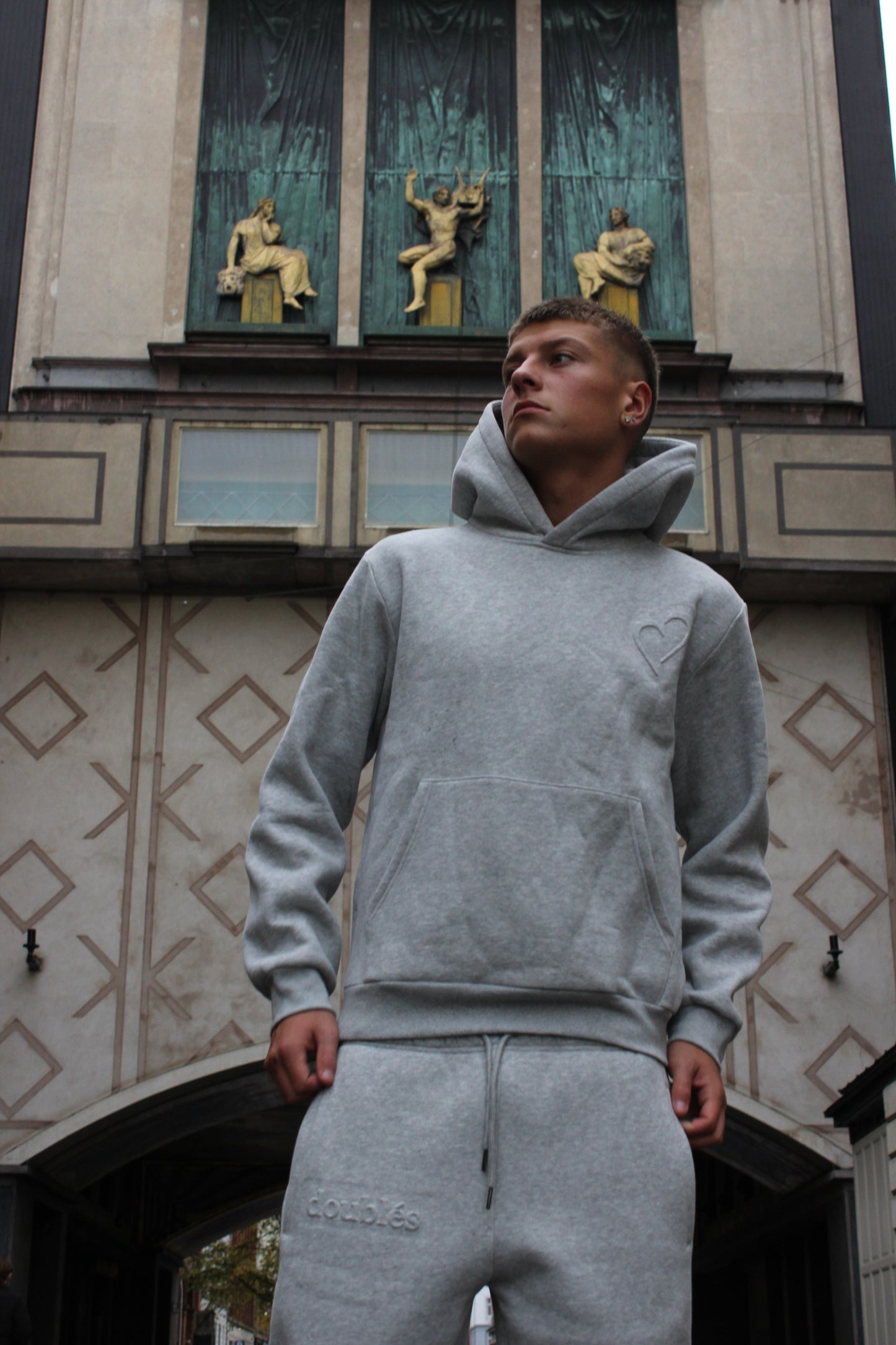 Embossed Hoodie Lysegrå