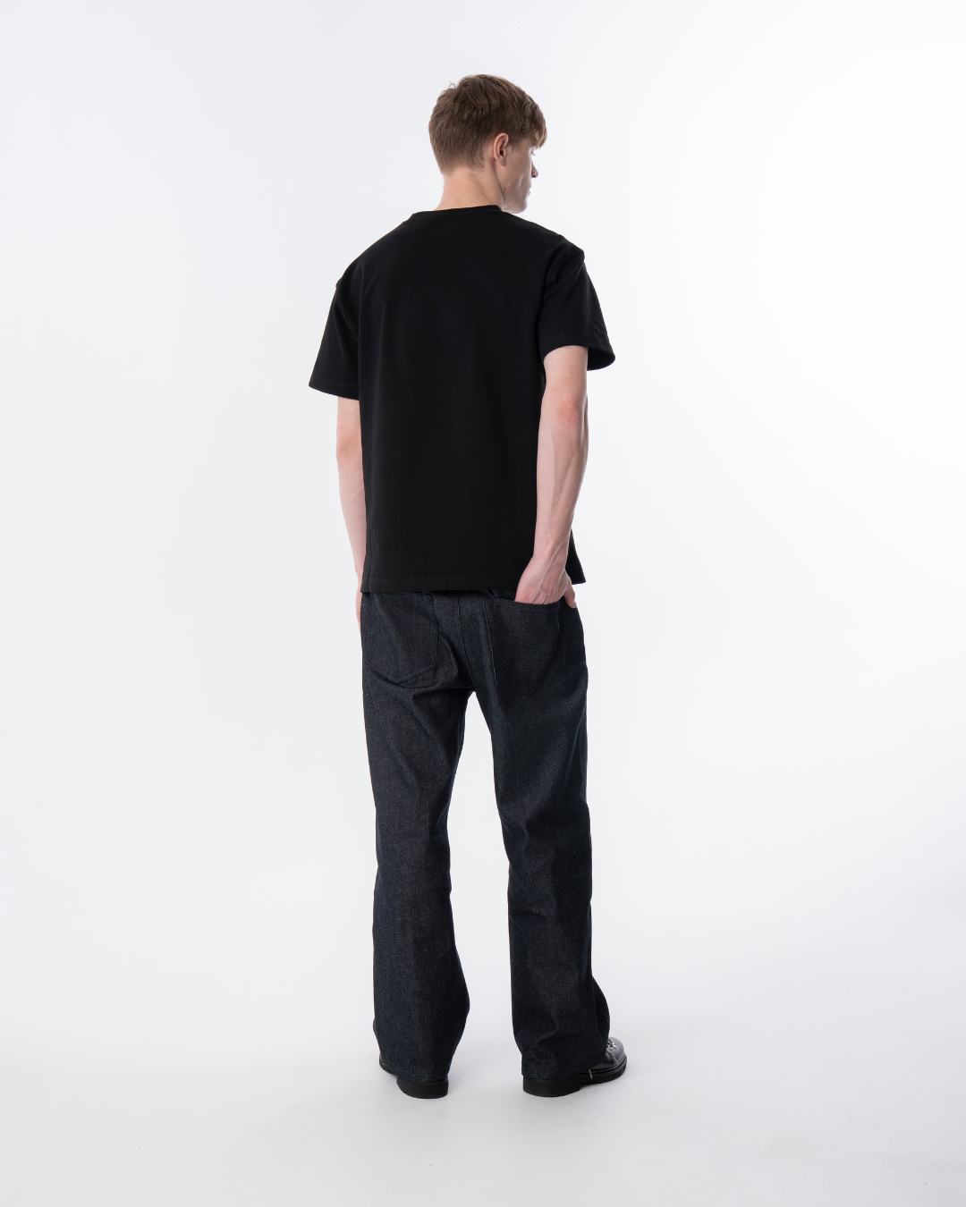 Heavyweight T-Shirt med Mørkegrå Hjerte - Sort